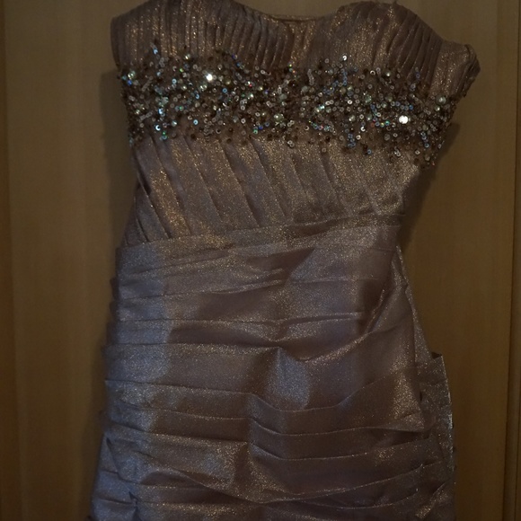 MacDuggal Couture Prom Dress Size 6 - Picture 3 of 6